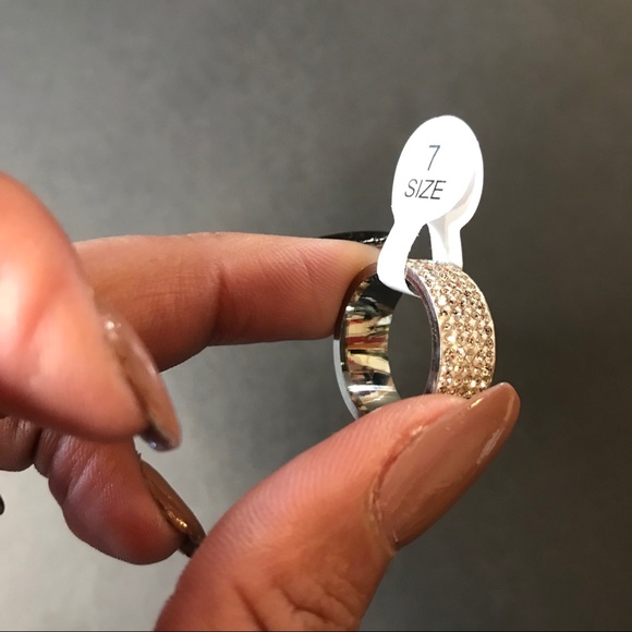Make An Offer! Crystal Stainless Steel Ring Size 7 - Picture 5 of 5